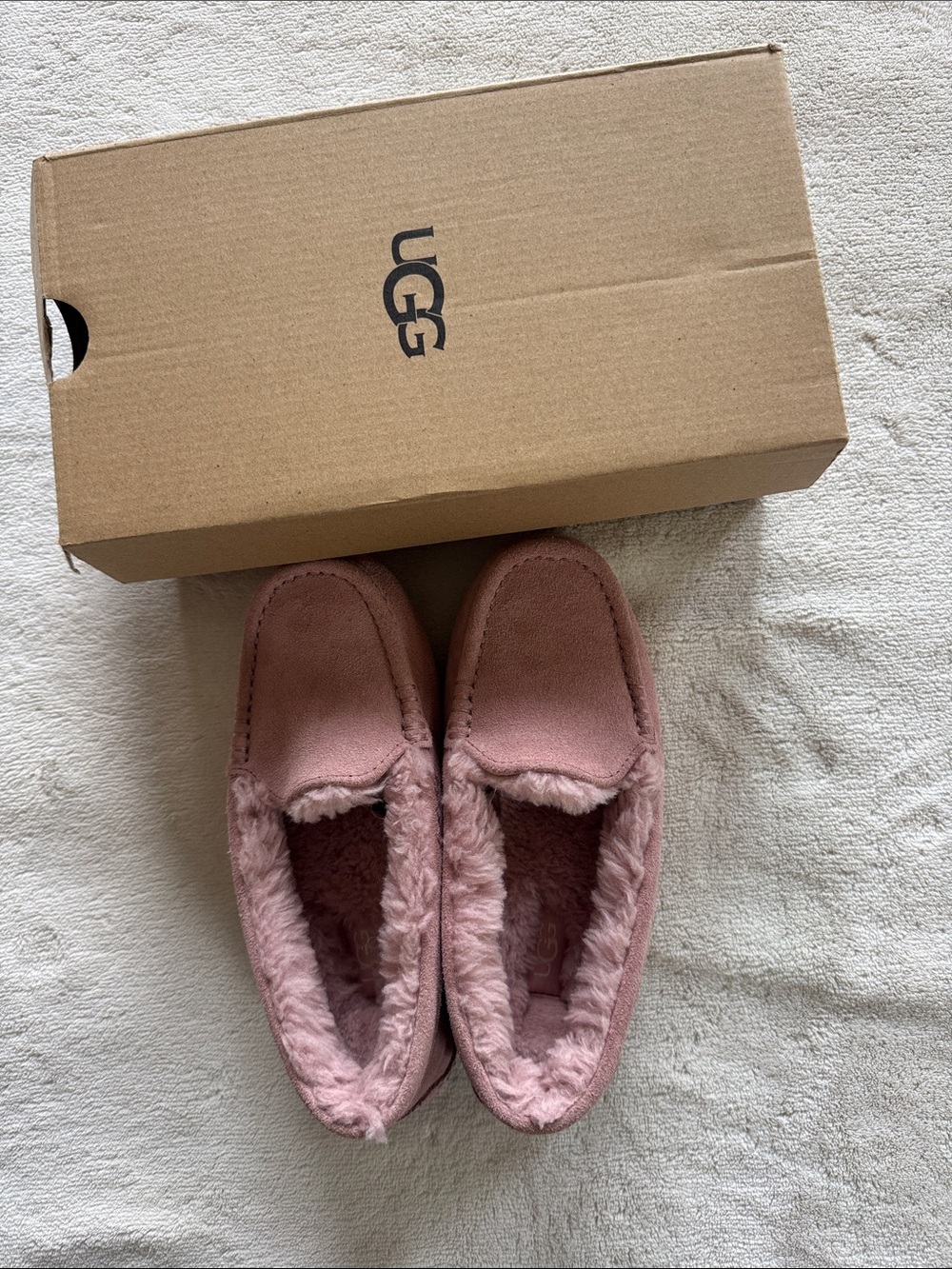 UGG Ansley Womens Blush Suede Fuzz-Lined Moccasins